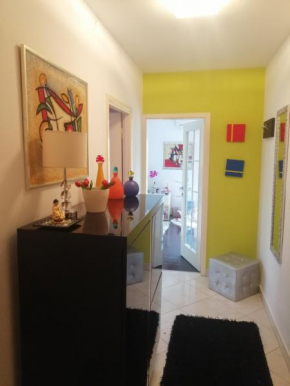 Room near city center Butterfly